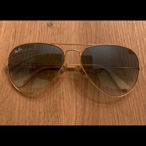 RAY.BAN SUNGLASSES AVIATORS